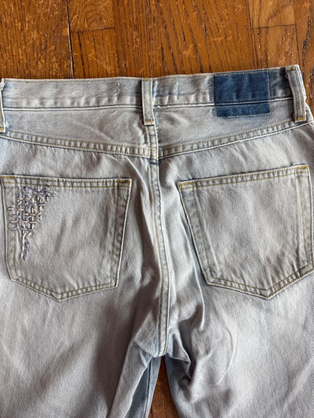 NWOT AMO Loverboy Cropped Embellished Jeans. Size 26 - Picture 11 of 12